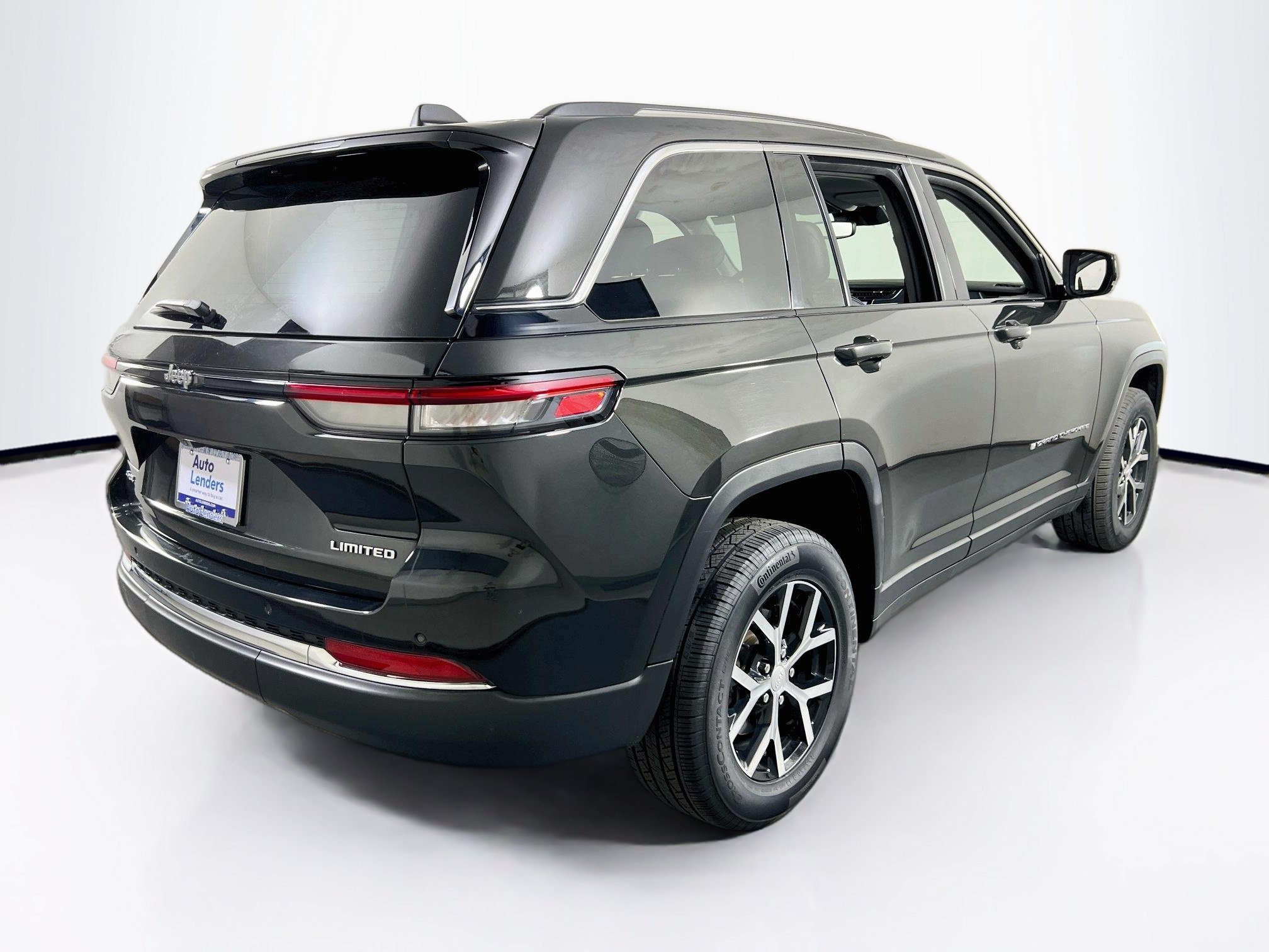 Used 2023 Jeep Grand Cherokee Limited AWD/4WD image 5