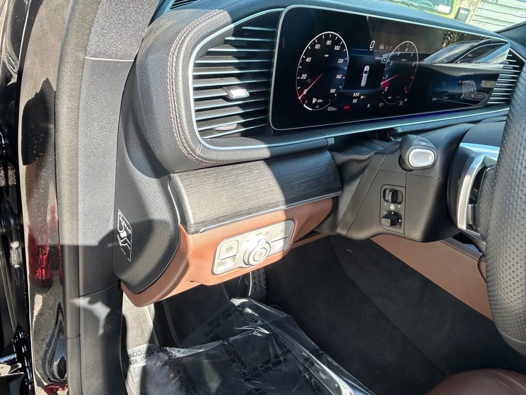 Used 2024 Mercedes-Benz GLS 450 4MATIC w/ AMG Line Exterior image 43