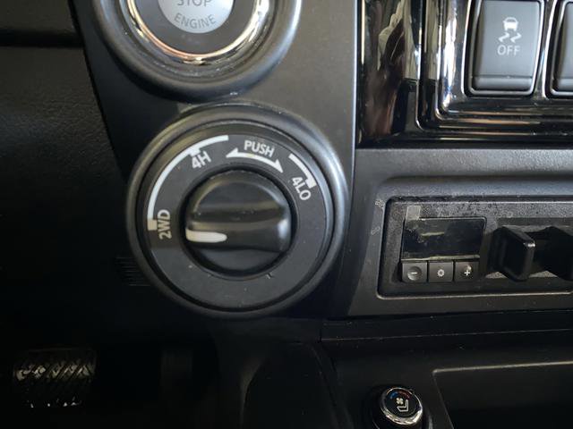 Used 2023 Nissan Titan PRO-4X w/ Pro-4x Convenience Package image 22