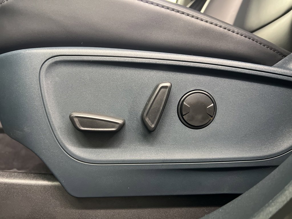 New 2026 Ford Maverick Lariat w/ Black Appearance Package image 27