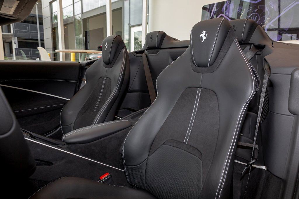 Used 2024 Ferrari Roma Spider image 17