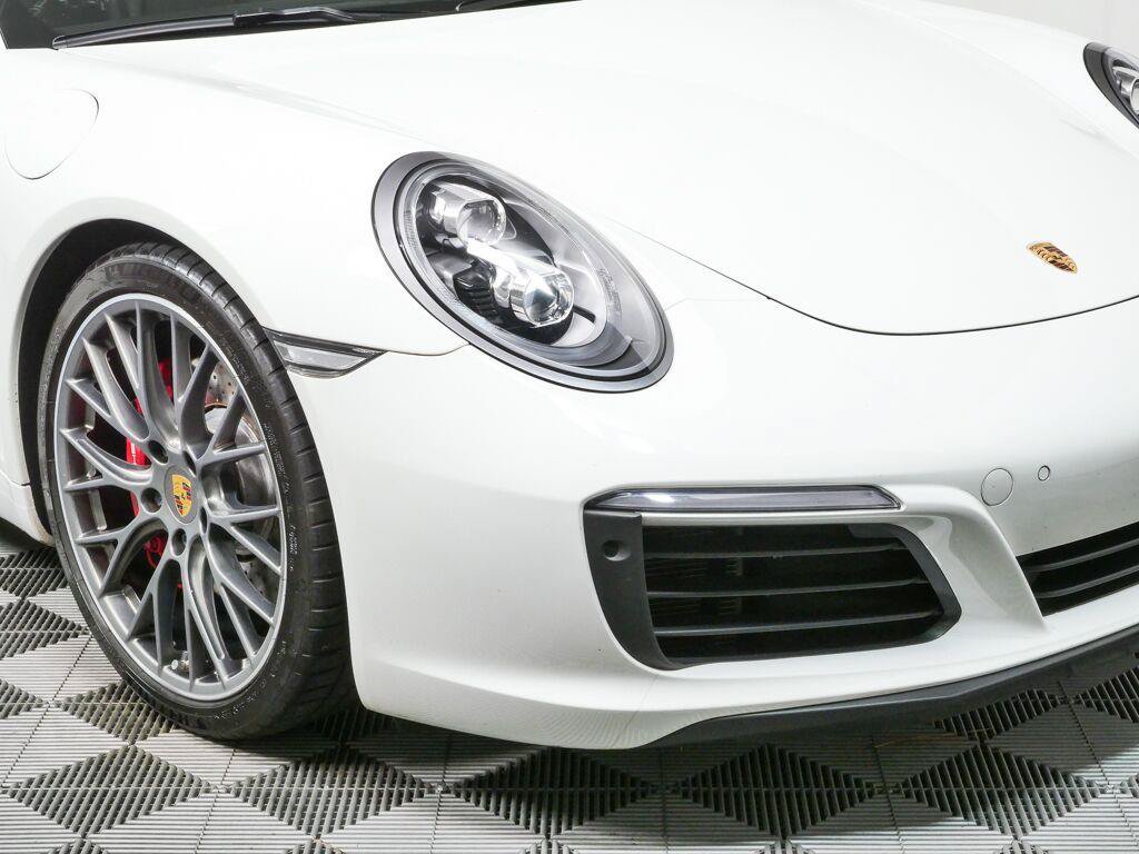 Certified 2018 Porsche 911 Carrera S RWD image 32