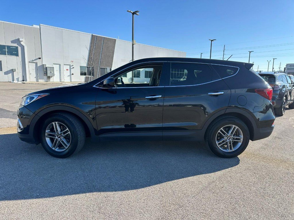 Used 2018 Hyundai Santa Fe Sport image 2