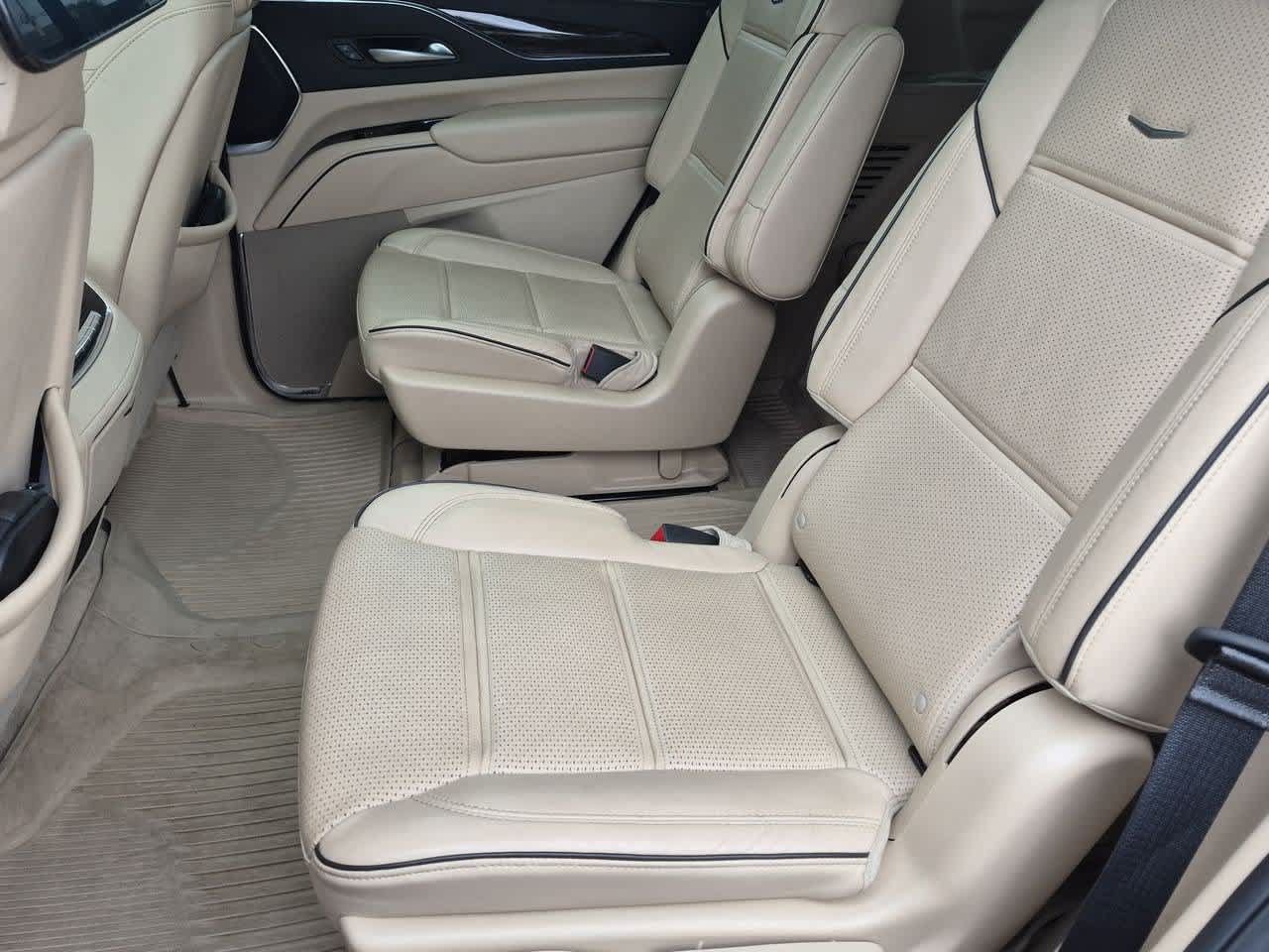 Used 2024 Cadillac Escalade Premium Luxury w/ LPO, Floor Liner Package AWD/4WD image 20