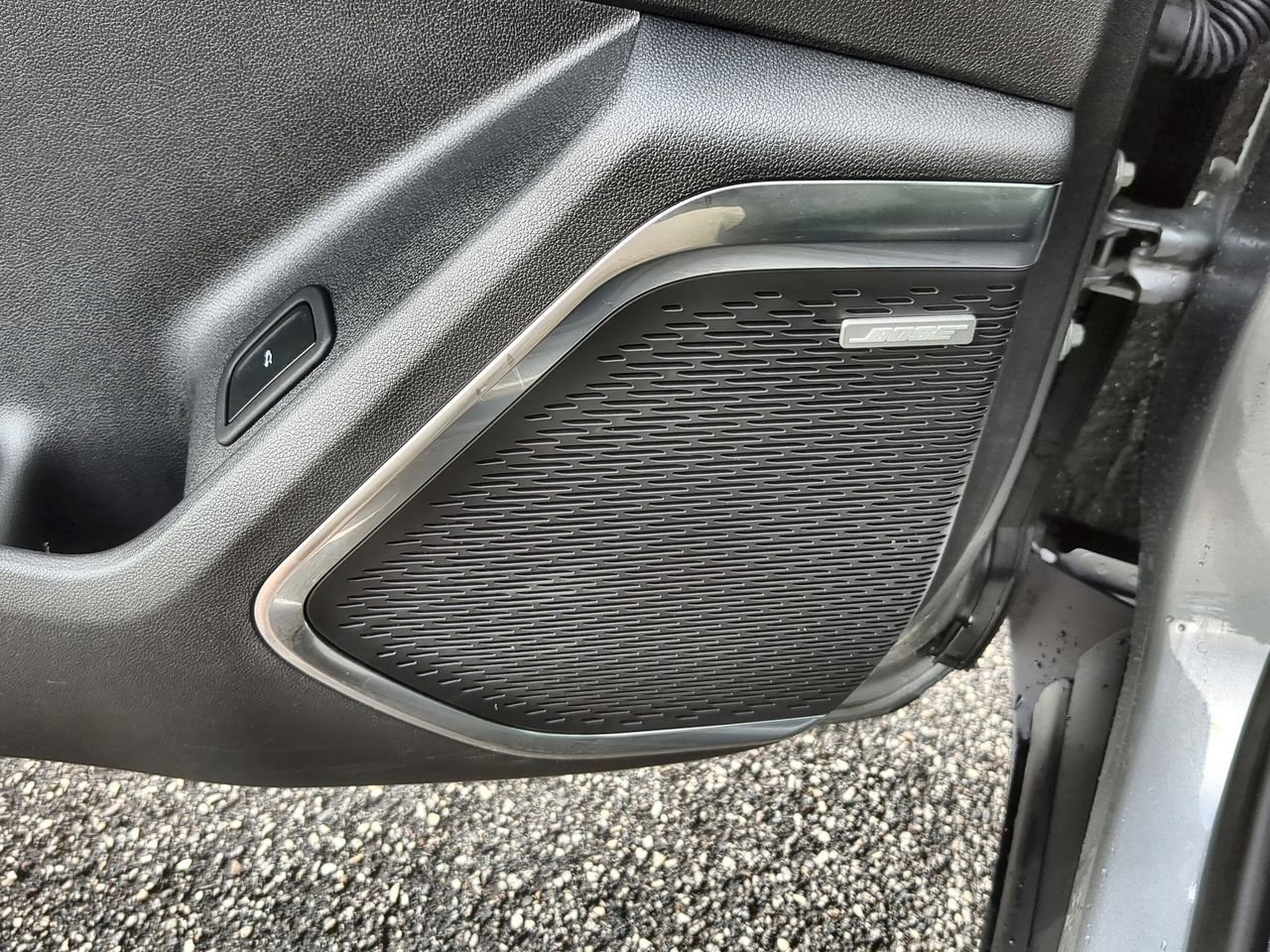 Used 2025 GMC Acadia Elevation image 24