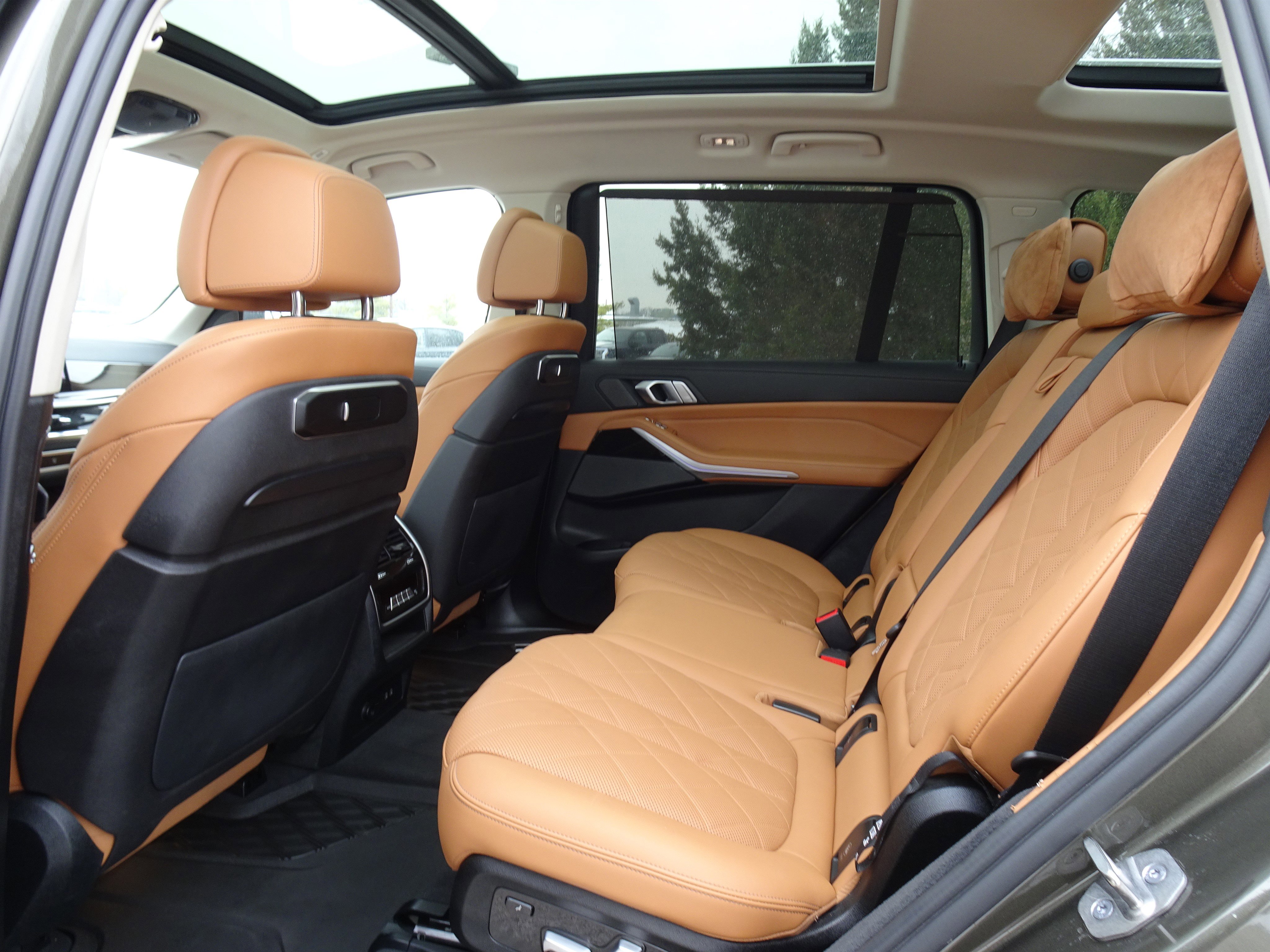 Used 2023 BMW X7 xDrive40i w/ Premium Package image 19