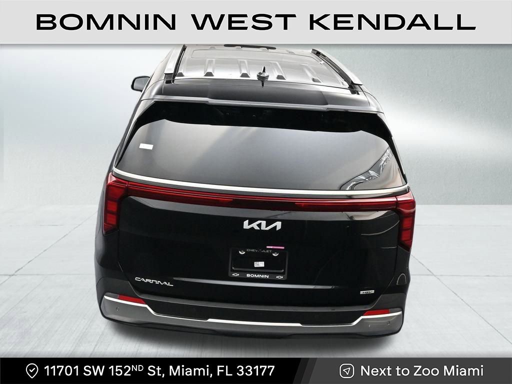 Used 2025 Kia Carnival SX image 16
