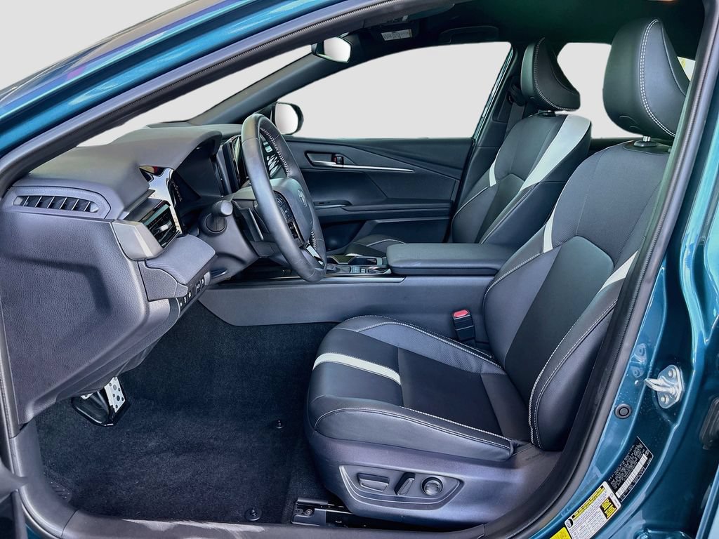 Used 2026 Toyota Camry SE FWD image 18