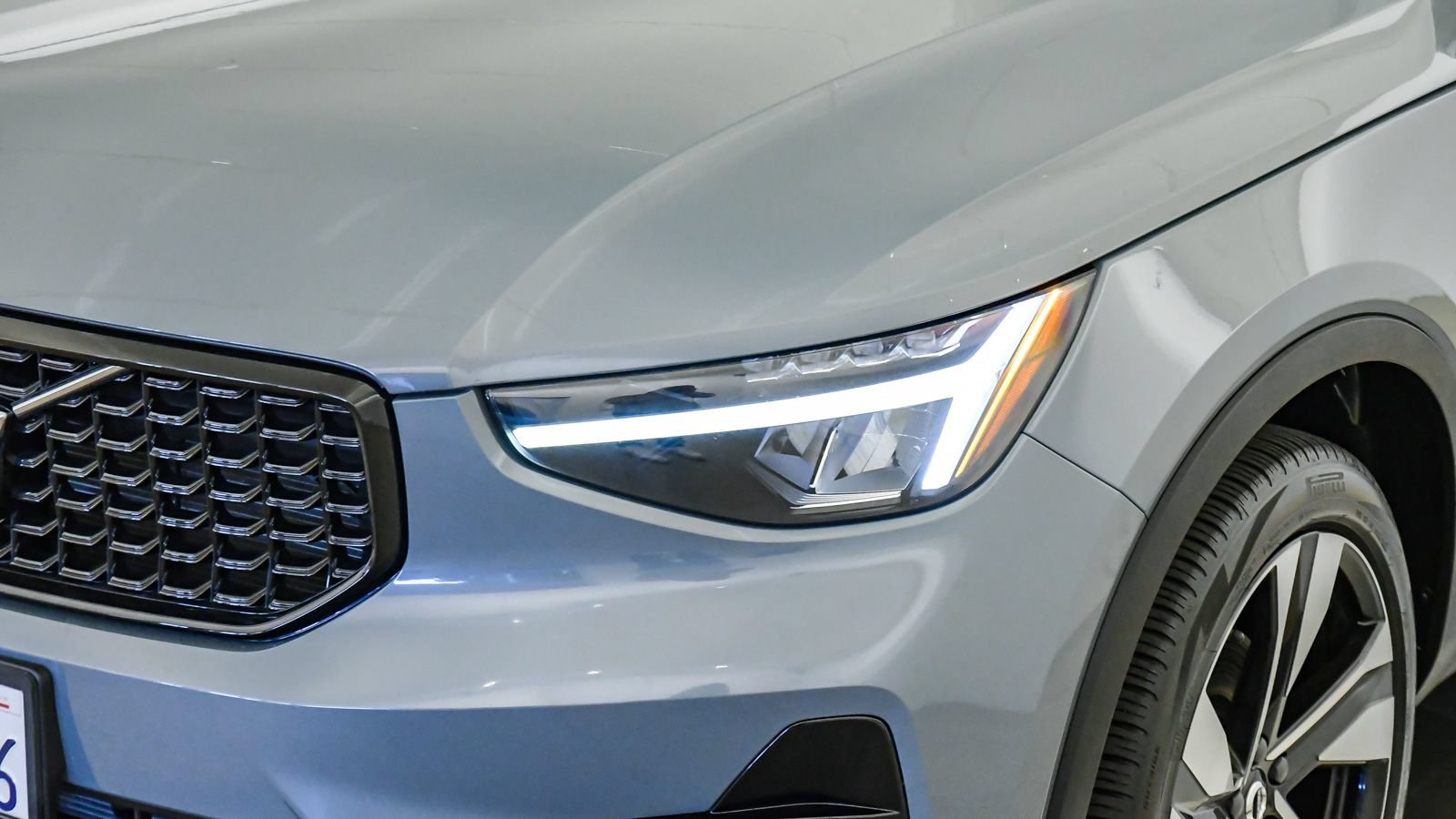 Certified 2023 Volvo XC40 B5 Plus w/ Protection Package Premier AWD/4WD image 9