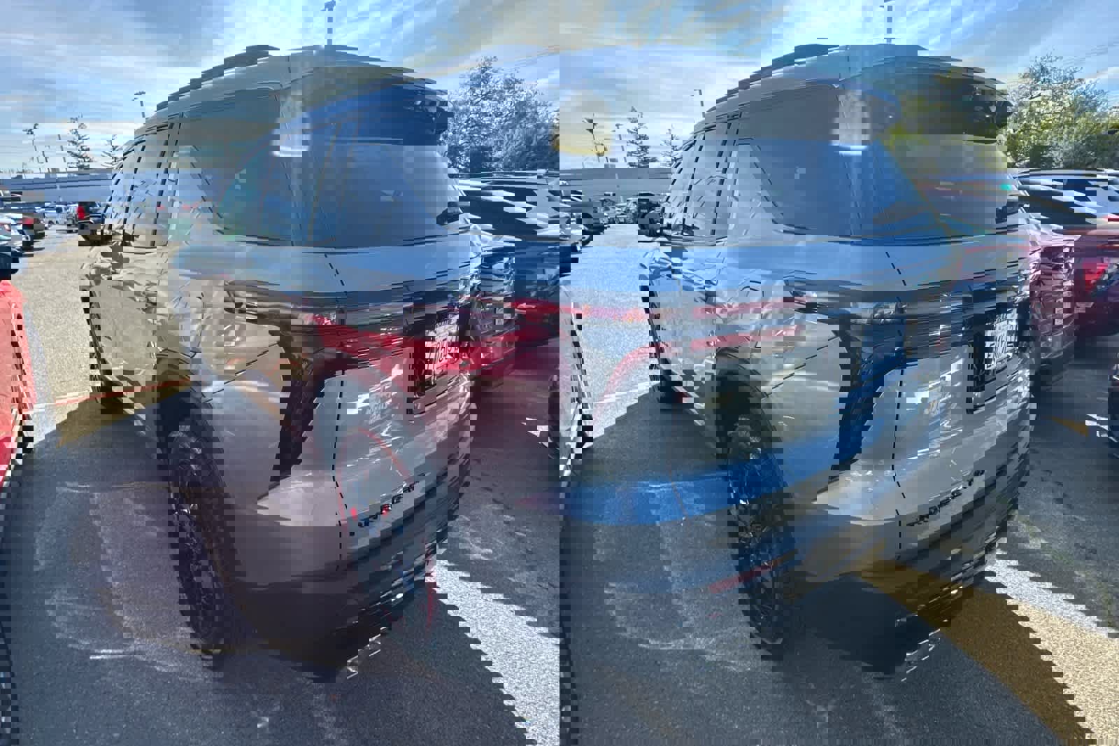 Used 2026 Chevrolet Traverse LT w/ Midnight/Sport Edition image 6