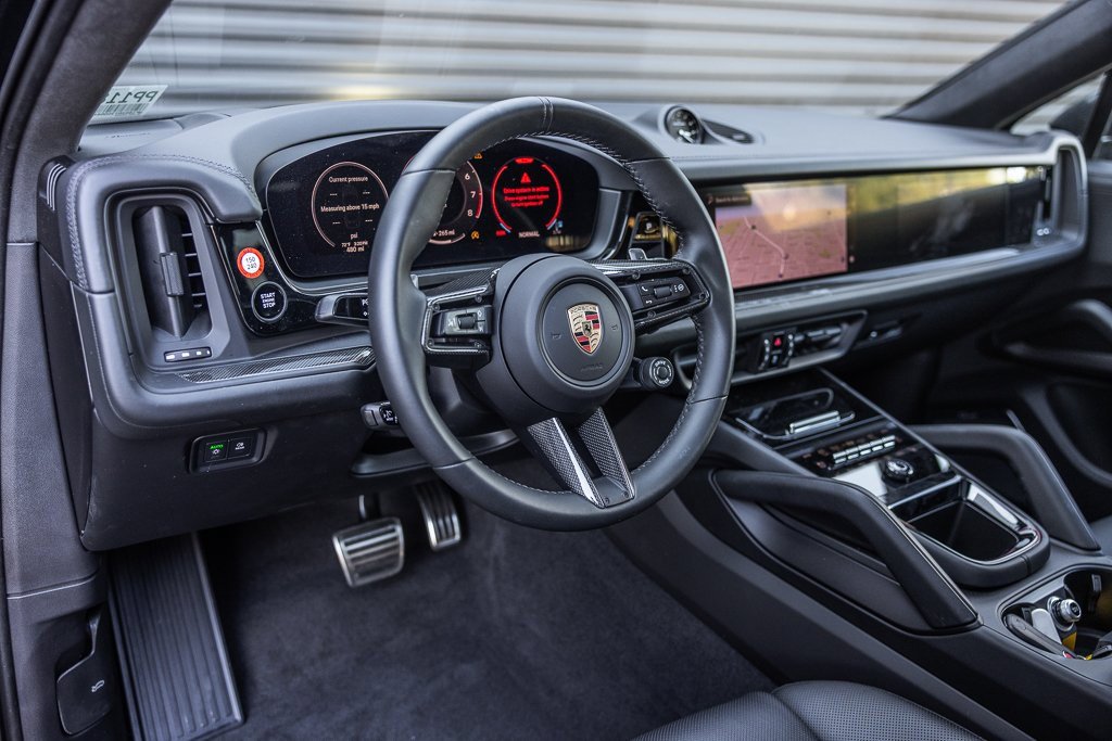 Certified 2025 Porsche Cayenne GTS image 4