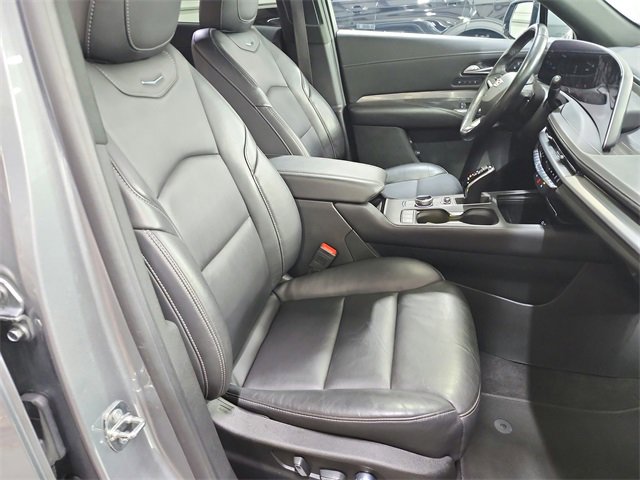 Used 2024 Cadillac XT4 Premium Luxury image 36