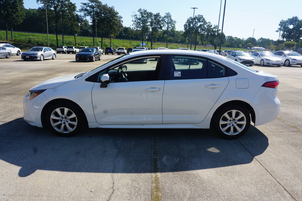 Used 2024 Toyota Corolla LE FWD image 17