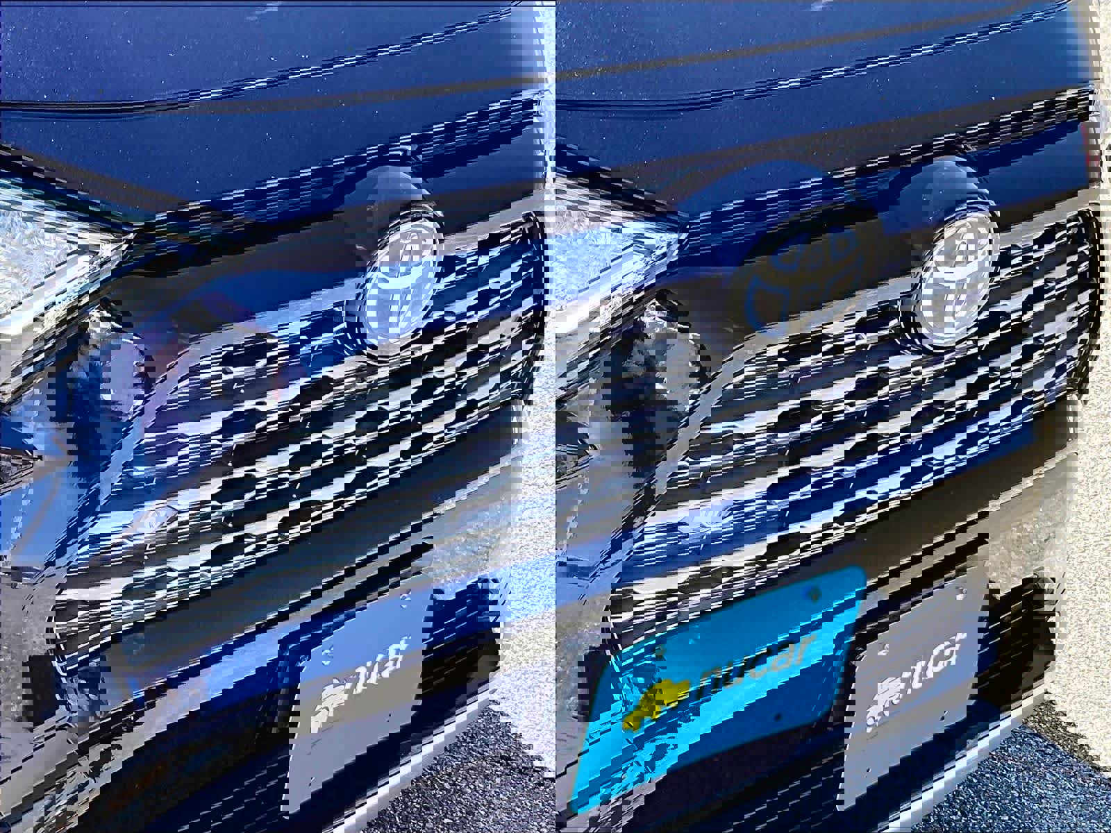 Used 2020 Toyota RAV4 XSE image 32