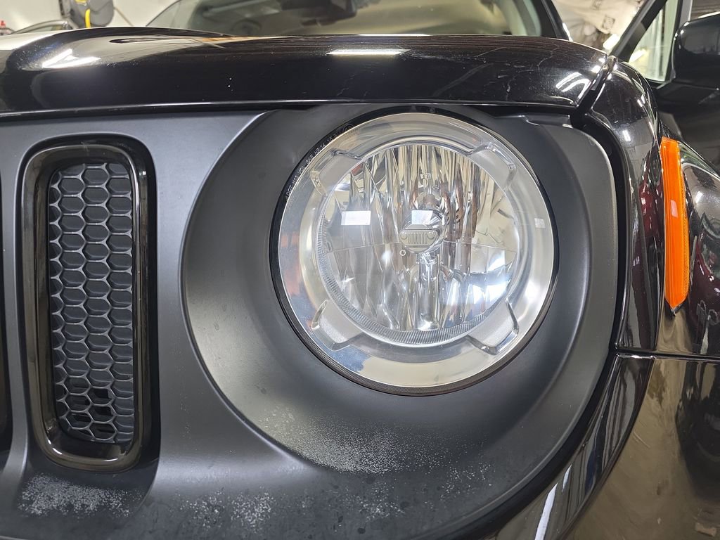 Used 2018 Jeep Renegade Altitude image 29