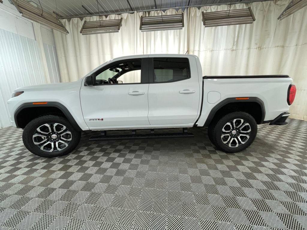 Used 2024 GMC Canyon AT4 w/ AT4 Premium Package AWD/4WD image 4