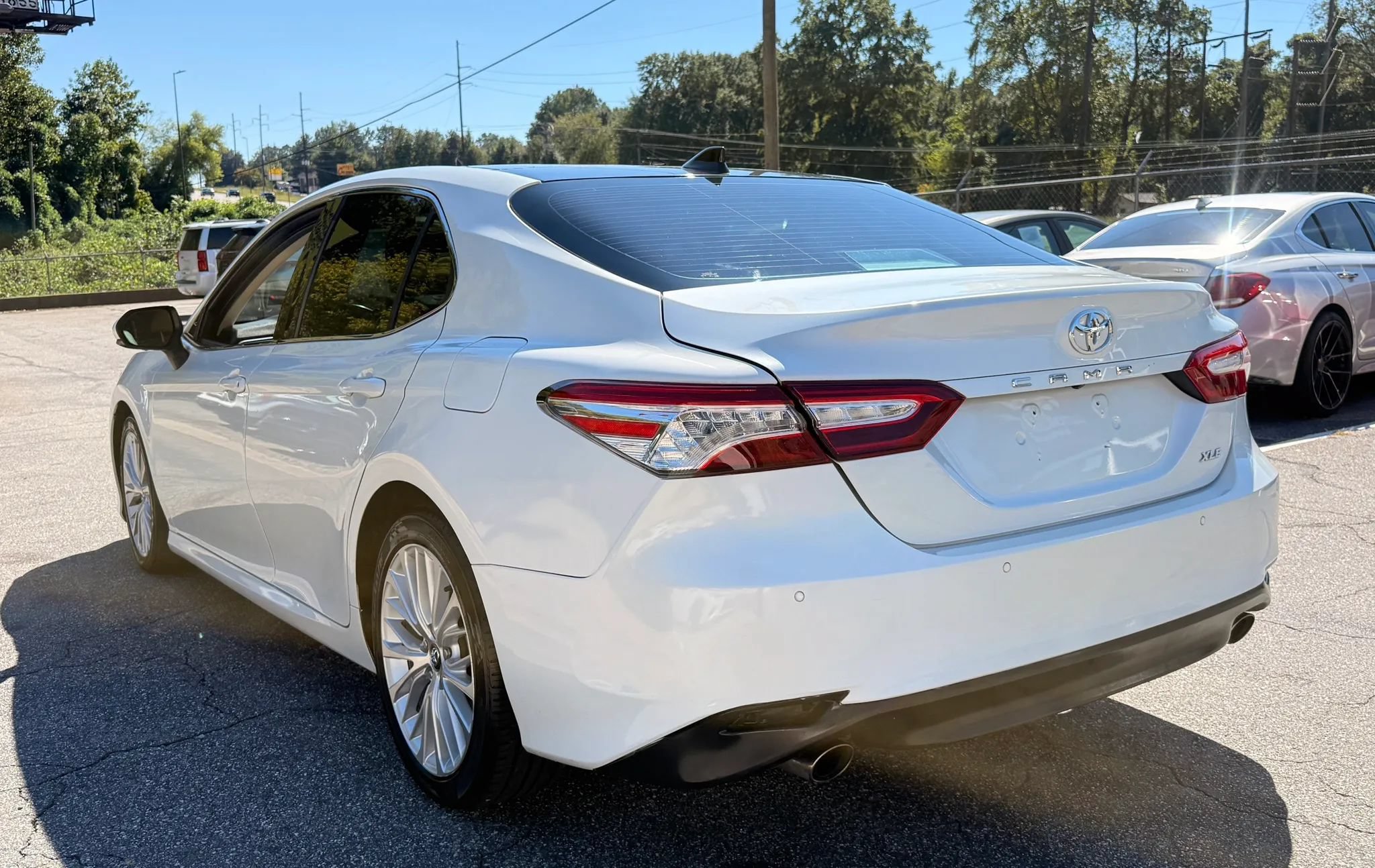 Used 2018 Toyota Camry XLE w/ Driver Assist Package FWD image 5