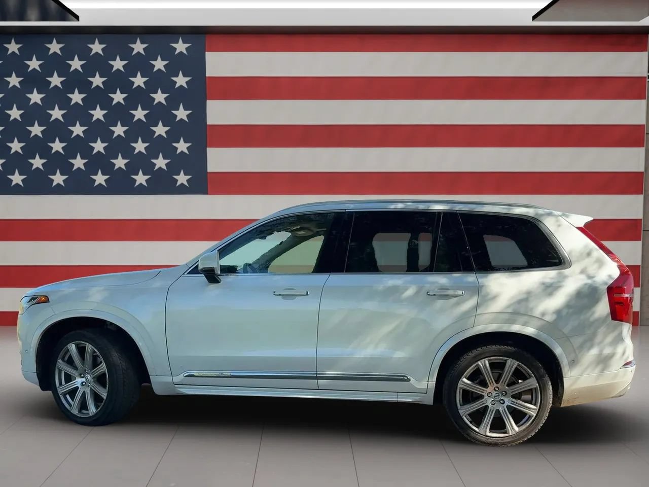 Used 2017 Volvo XC90 T6 Inscription w/ Vision Package AWD/4WD image 4