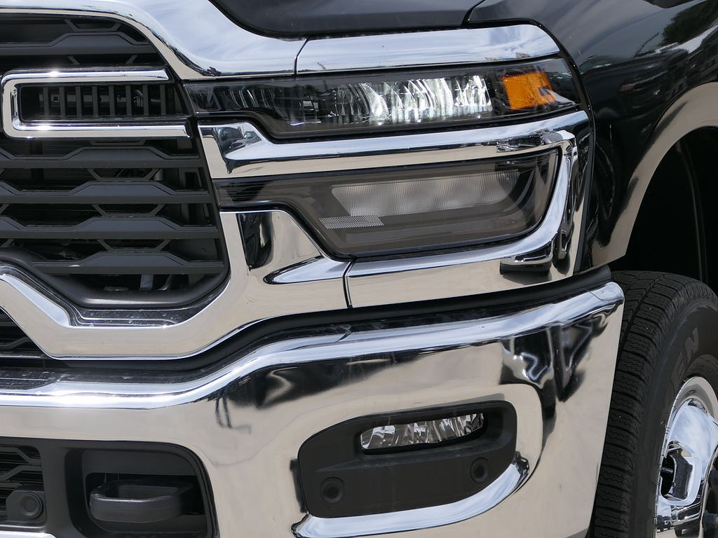 New 2026 RAM 3500 Tradesman AWD/4WD image 8