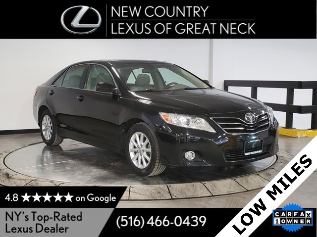 Used 2011 Toyota Camry XLE w/ SE/XLE Extra-Value Pkg image 1