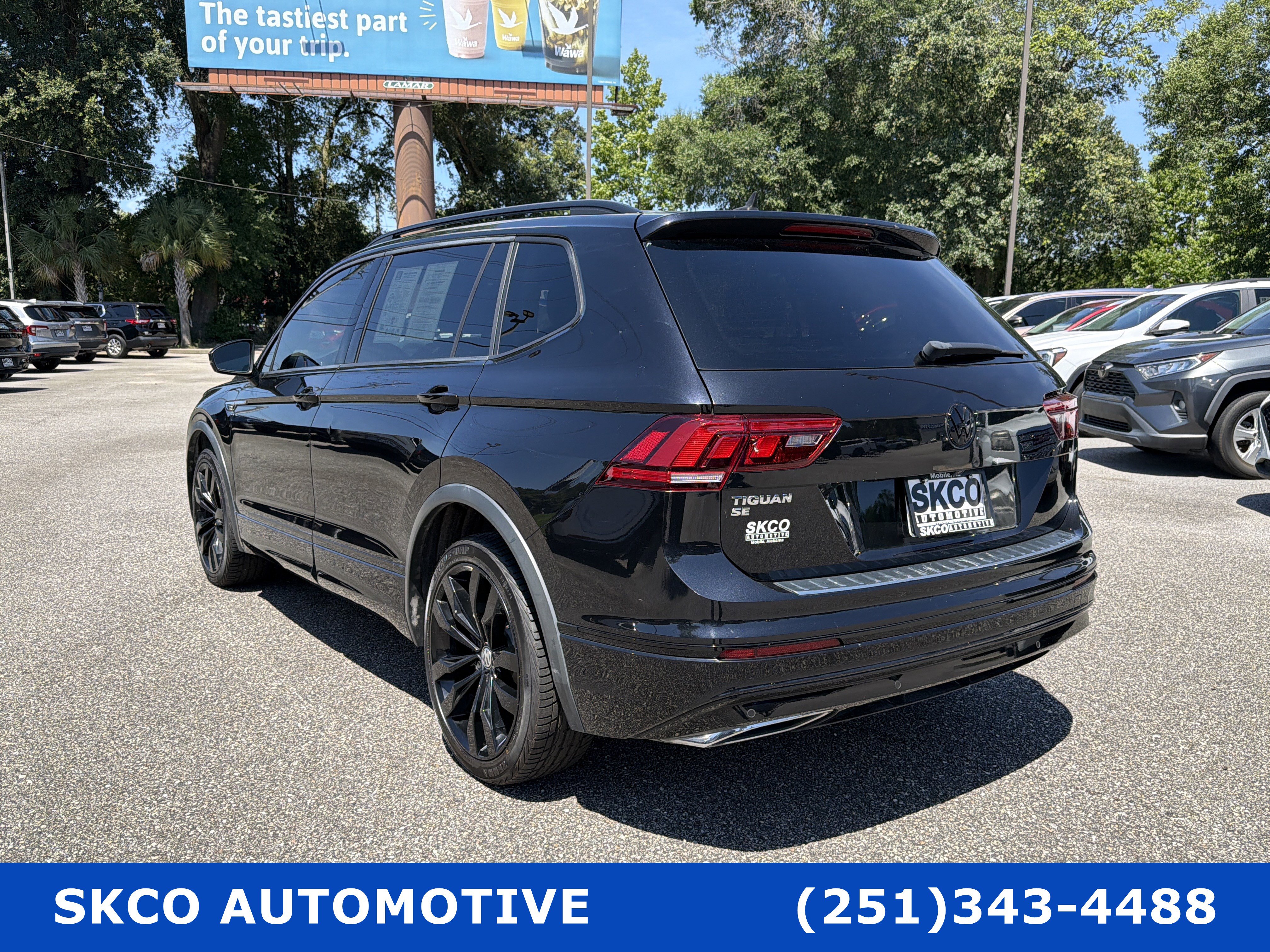 Used 2021 Volkswagen Tiguan SE FWD image 3