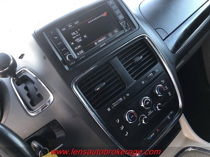 Used 2018 Dodge Grand Caravan SXT FWD image 13
