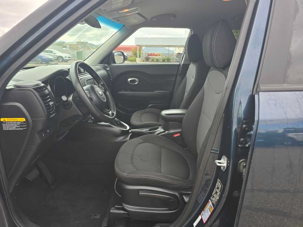 Used 2017 Kia Soul + FWD image 9
