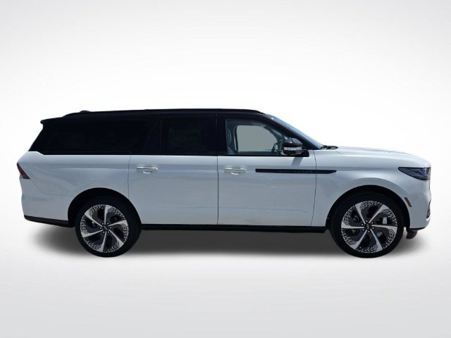 New 2027 Lincoln Navigator L Black Label w/ Black Label Special Edition AWD/4WD image 2