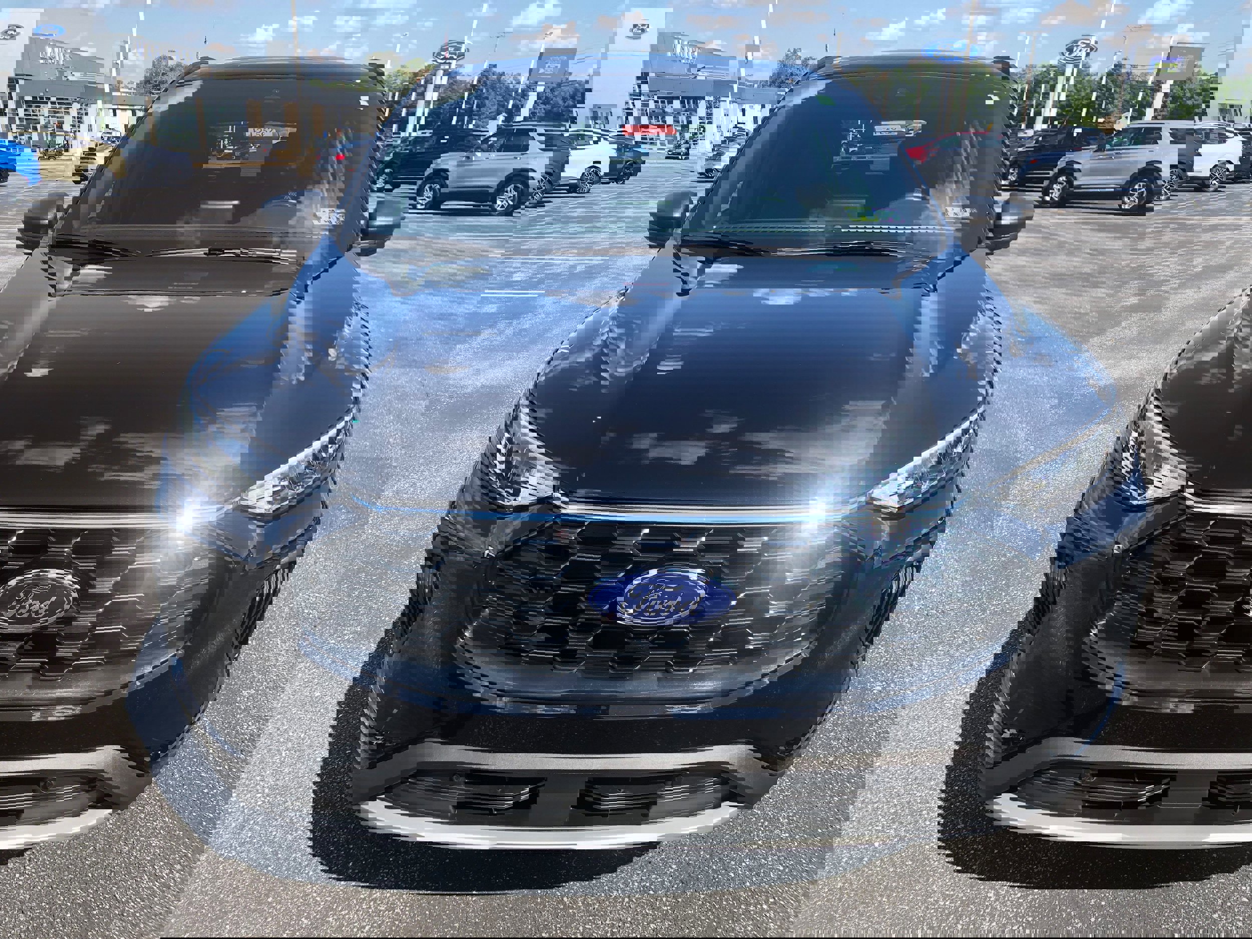 Used 2025 Ford Escape ST-Line w/ Cold Weather Package image 8