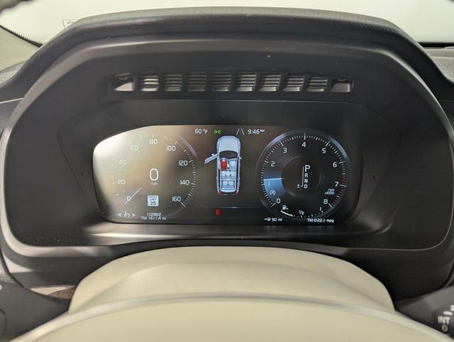 Used 2016 Volvo XC90 T6 Momentum w/ Momentum Plus Package image 17