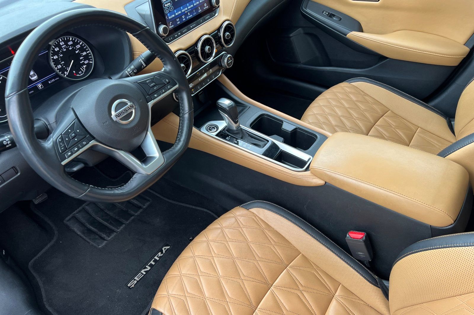 Used 2022 Nissan Sentra SV w/ SV Premium Package image 11