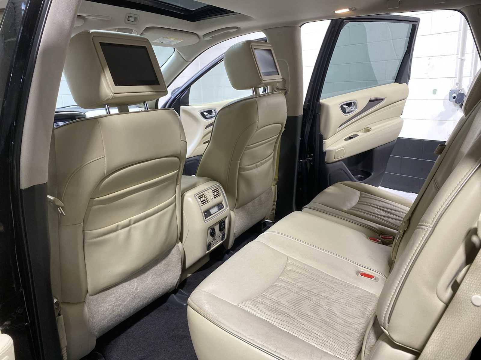 Used 2017 INFINITI QX60 FWD w/ Deluxe Technology Package image 12