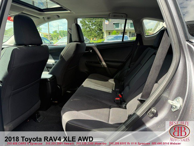 Used 2018 Toyota RAV4 XLE AWD/4WD image 12