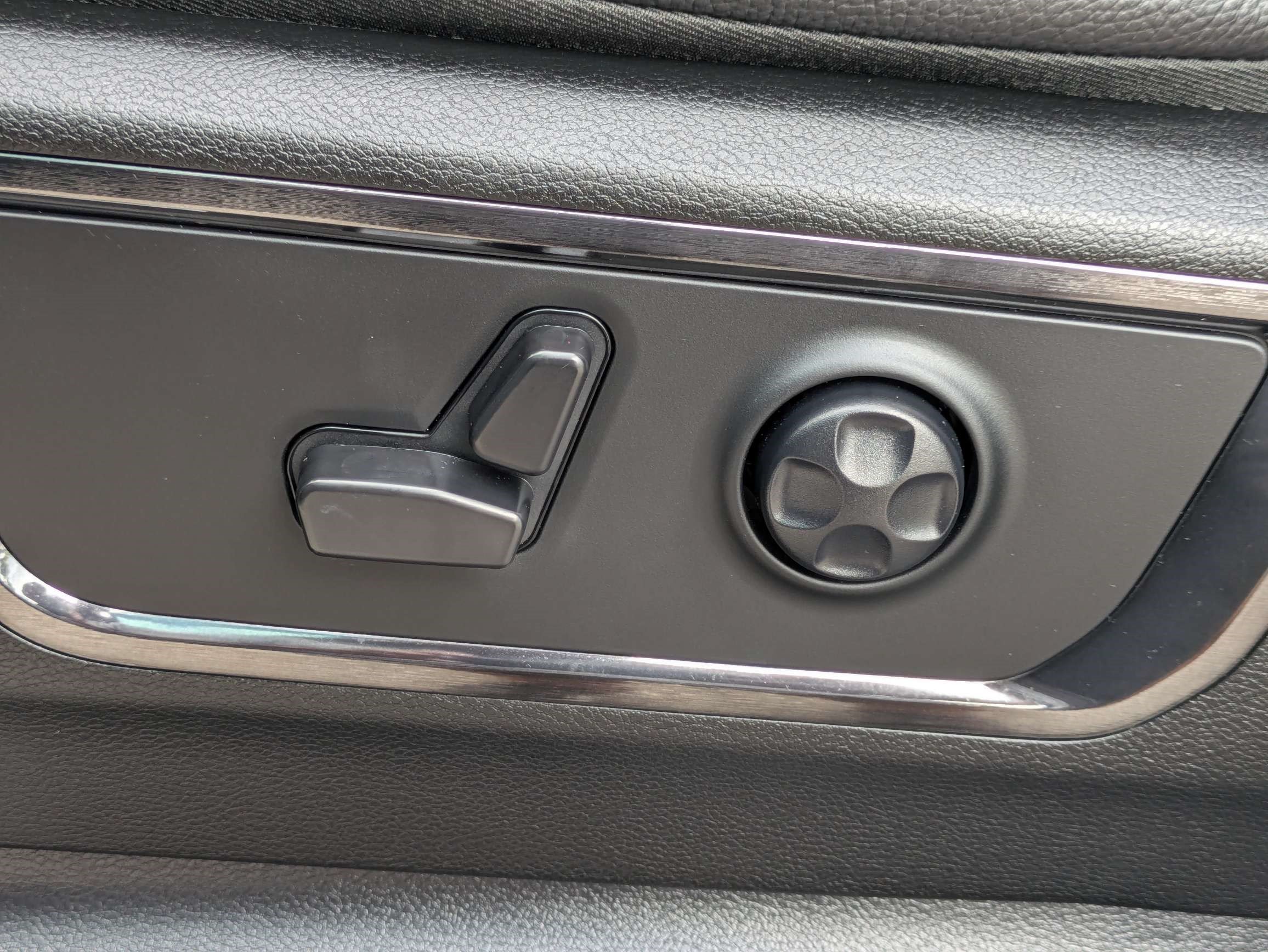Used 2023 RAM 1500 Limited AWD/4WD image 19