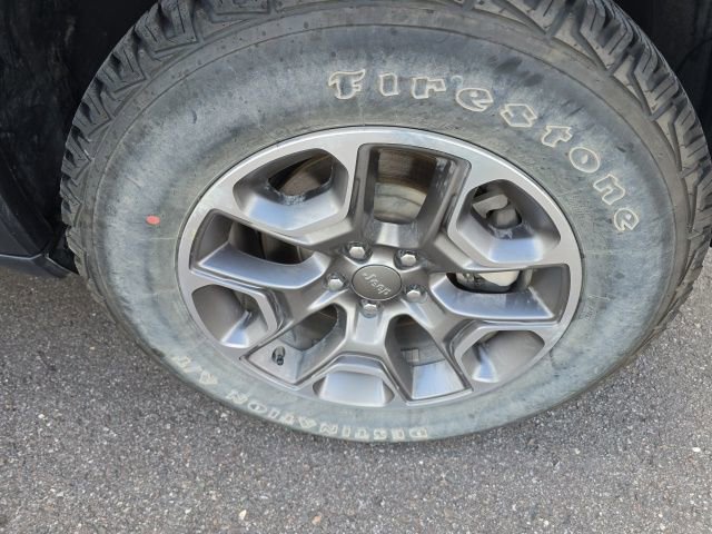 Used 2021 Jeep Cherokee Trailhawk w/ Comfort/Convenience Group image 6