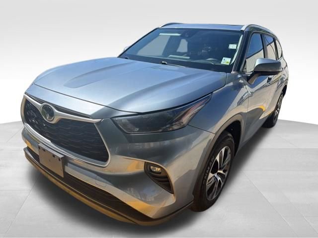 Used 2023 Toyota Highlander XLE image 37