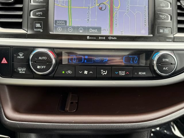 Used 2017 Toyota Highlander Limited Platinum AWD/4WD image 24