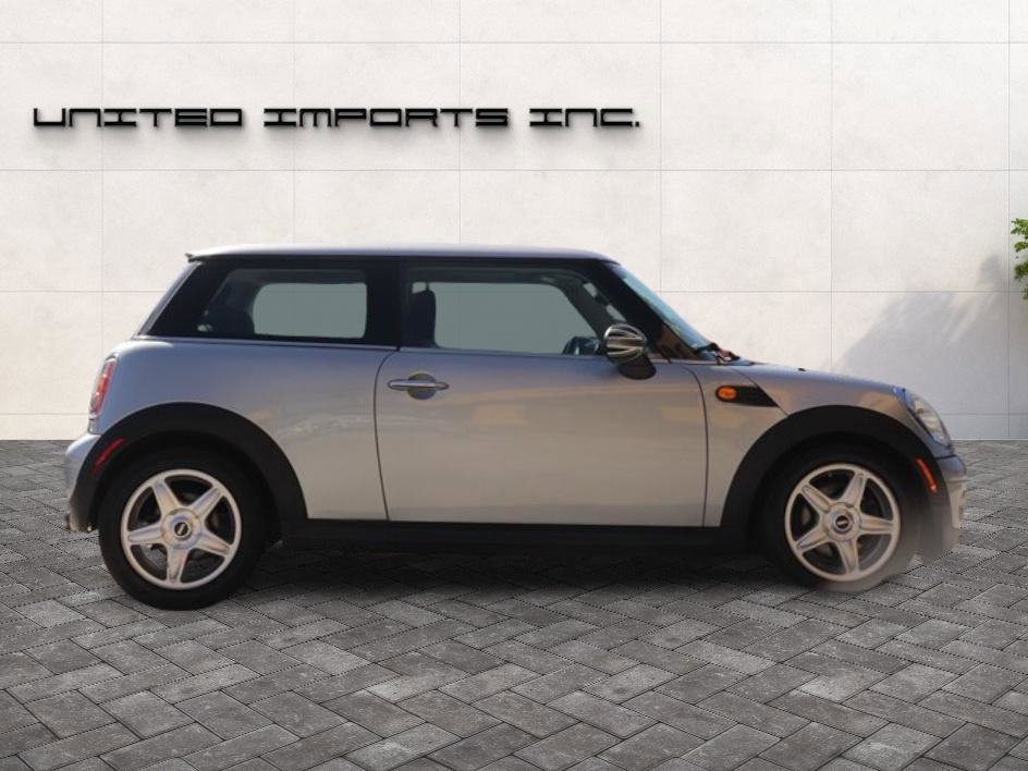 Used 2010 MINI Cooper Hardtop image 6