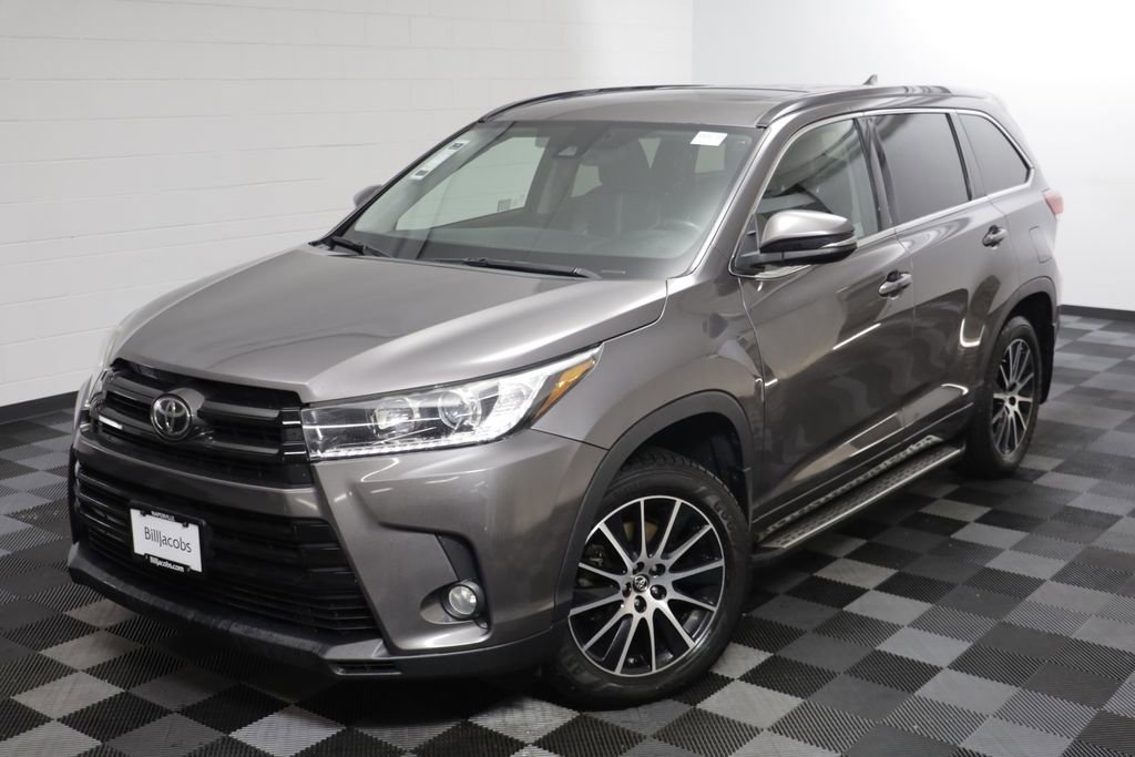 Used 2017 Toyota Highlander SE AWD/4WD video 2