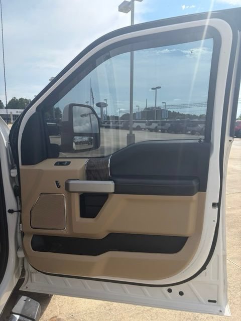 Used 2019 Ford F350 Lariat w/ Lariat Ultimate Package AWD/4WD image 13