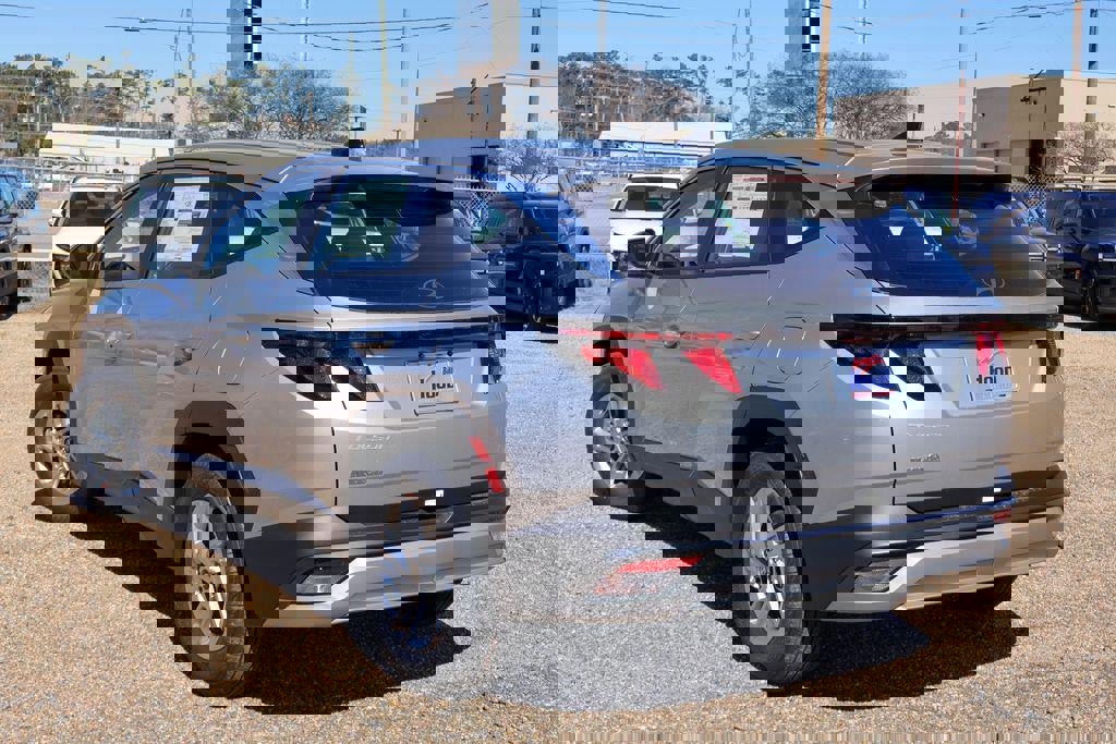 New 2026 Hyundai Tucson SE image 2