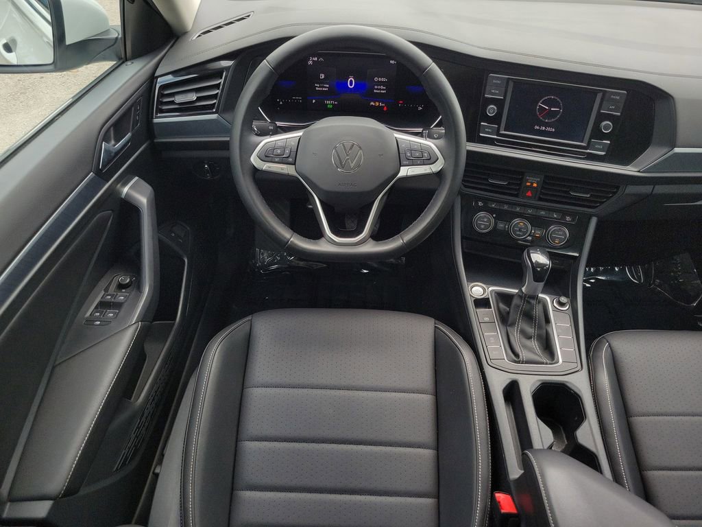 Certified 2023 Volkswagen Jetta SE FWD image 12