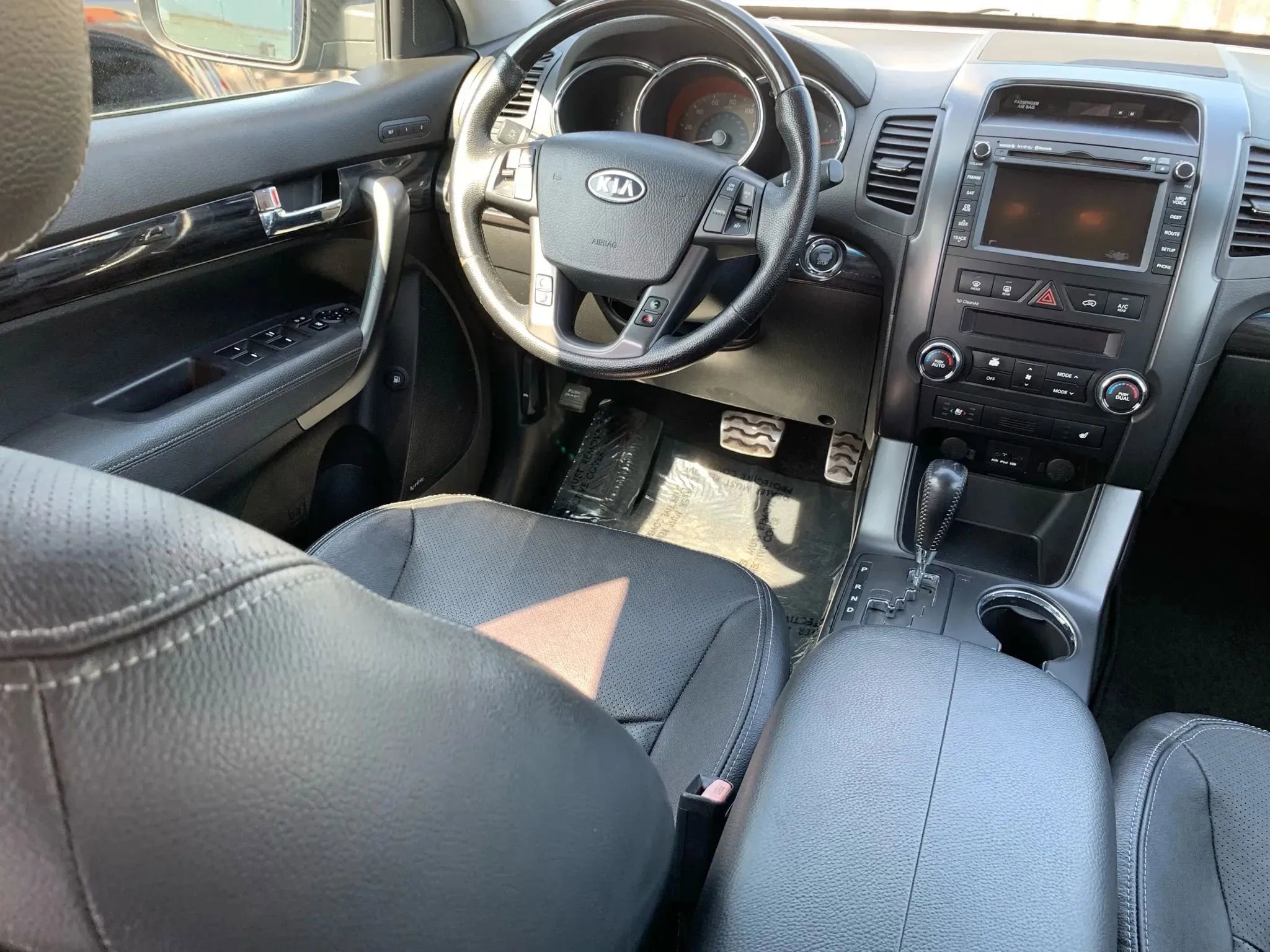 Used 2012 Kia Sorento SX image 22