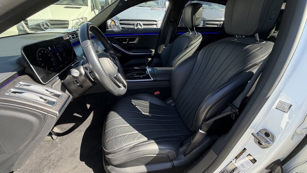 Used 2022 Mercedes-Benz S 580 4MATIC Sedan w/ AMG Line Package image 11