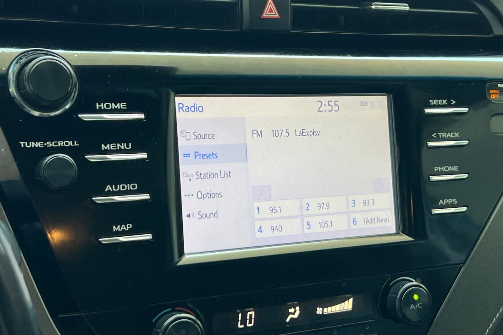 Used 2019 Toyota Camry SE FWD image 20