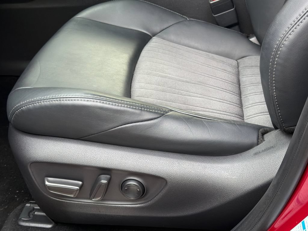 Used 2021 Toyota Venza XLE AWD/4WD image 22