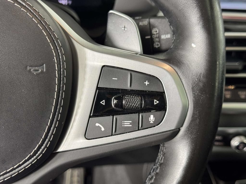 Used 2022 BMW X7 xDrive40i w/ M Sport Package AWD/4WD image 23