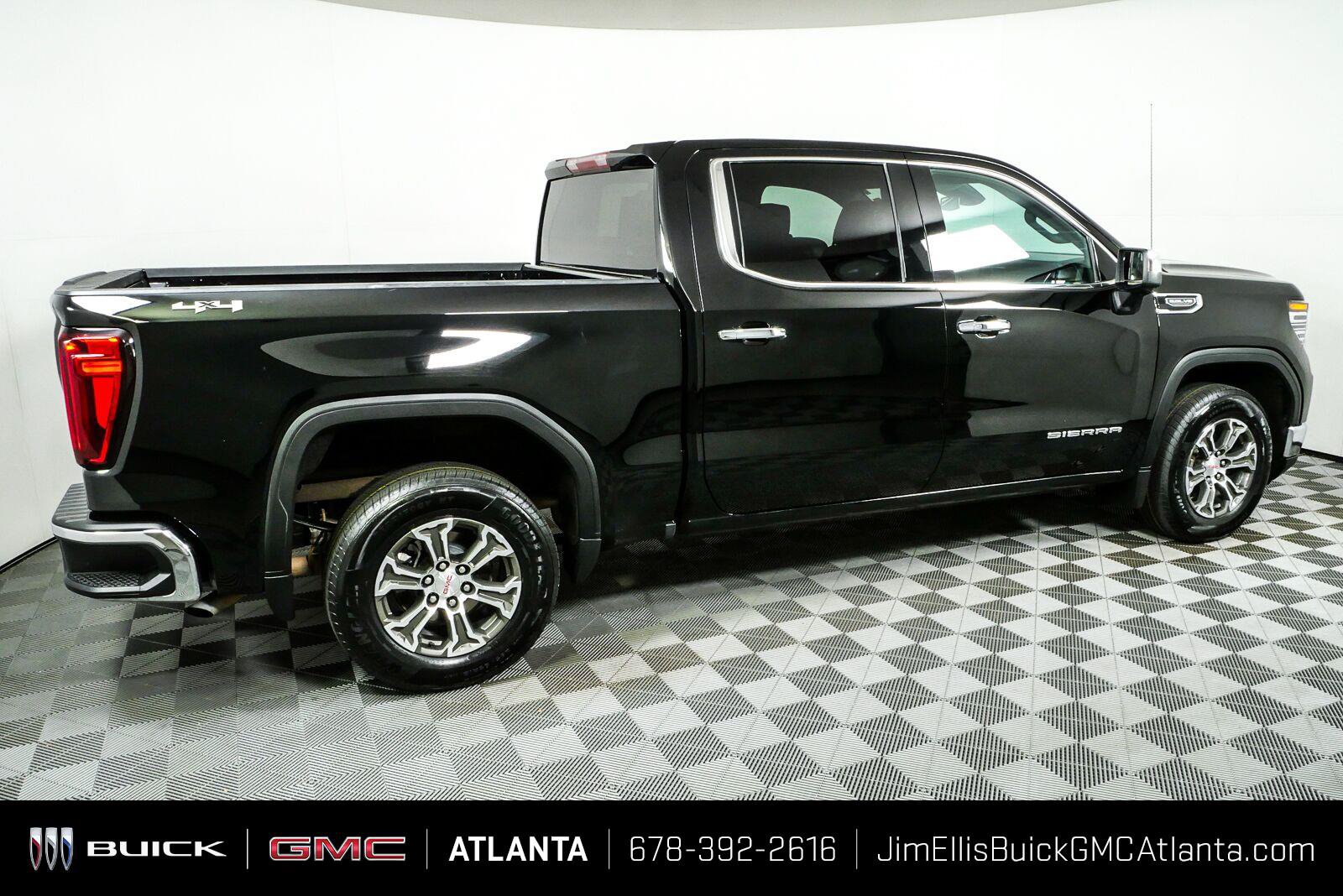 Used 2026 GMC Sierra 1500 SLT AWD/4WD image 2