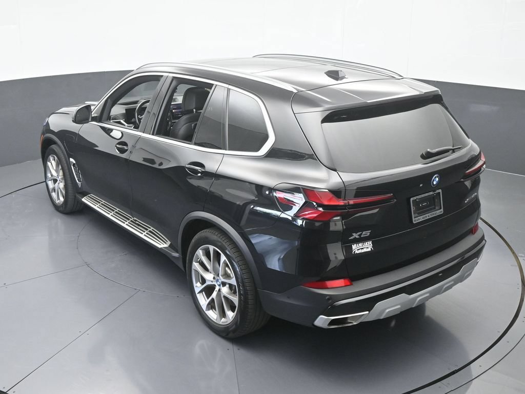 Used 2025 BMW X5 xDrive50e AWD/4WD image 55