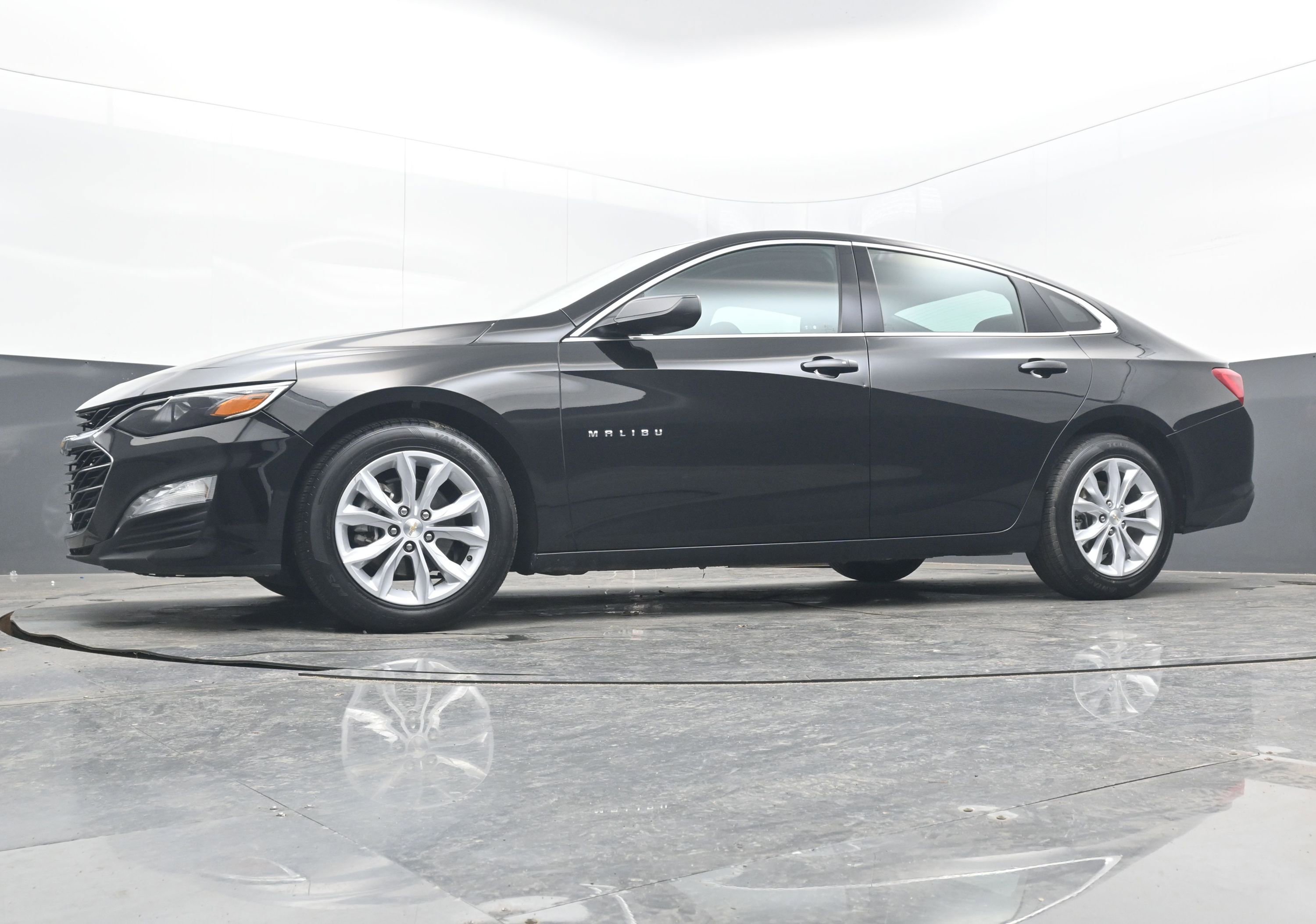 Used 2024 Chevrolet Malibu LT image 25